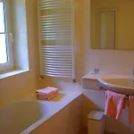 Haus Dr. Kueng Bed & Breakfast