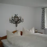 Haus Dr. Kueng Bed & Breakfast