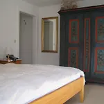 Bed & Breakfast Haus Dr. Kueng