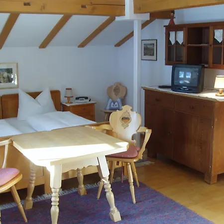 Bed & Breakfast Haus Dr. Kueng 3*