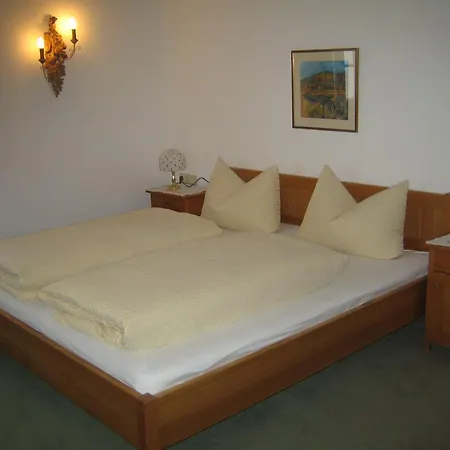 Haus Dr. Kueng Bed & Breakfast Lech am Arlberg