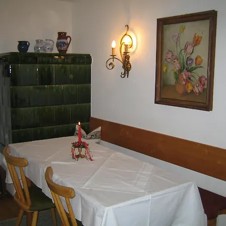 Haus Dr. Kueng Bed & Breakfast 3*